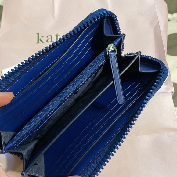 Brand new navy kate spade wallet with polka dots - Picture 4 of 5